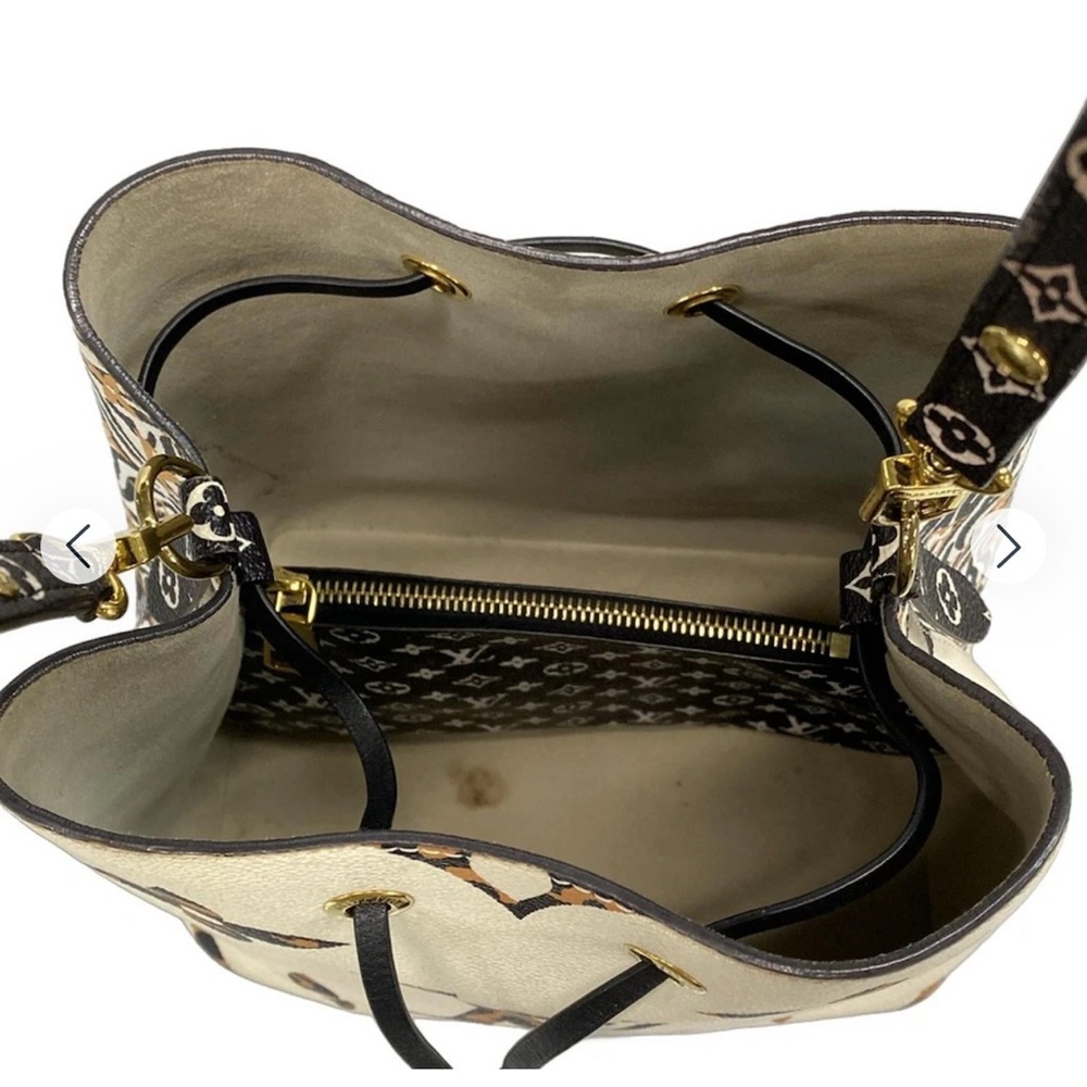 Authentic Louis Vuitton limited edition white jungle neonoe cream white black - Picture 9 of 16
